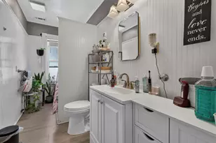 17 Hevey St, Manchester, NH 03102 - Photo 9