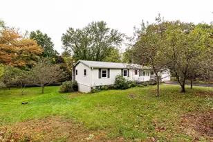 15 Harriman Rd, Plaistow, NH 03865 - Photo 5