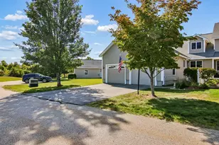 216 Kearsage Dr, Pembroke, NH 03275 - Photo 1