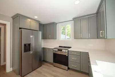 333 Cohas Avenue, Manchester, NH 03109 - Photo 5