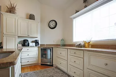 186 Kinsley Street, Nashua, NH 03060 - Photo 7