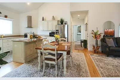 186 Kinsley Street, Nashua, NH 03060 - Photo 11