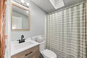 811 Eastside Rd, Woodstock, NH 03262 - Photo 17