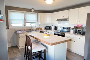 9 Fenwick St, Nashua, NH 03063 - Photo 11
