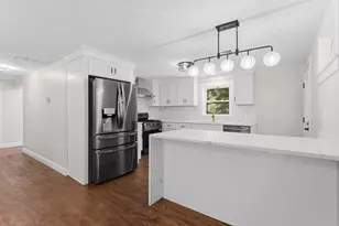 755 Mammoth Rd, Manchester, NH 03104 - Photo 19
