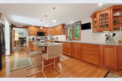 8 Birdie Lane, Hudson, NH 03051 - Photo 11