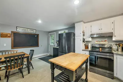9 Epping Woods Road, Epping, NH 03042 - Photo 5