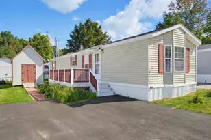 42 Columbia Dr, Newmarket, NH 03857 - Photo 1