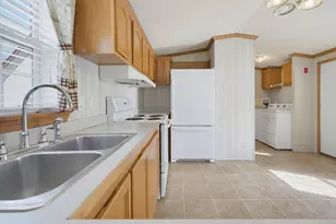 42 Columbia Dr, Newmarket, NH 03857 - Photo 17