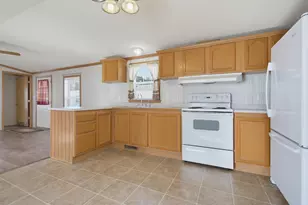 42 Columbia Dr, Newmarket, NH 03857 - Photo 7
