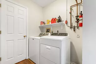 32 Golfview Dr, Manchester, NH 03102 - Photo 19