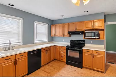 5 Merrimack Street, Hudson, NH 03051 - Photo 9