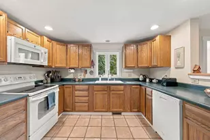 31 Sawyer Ln, New London, NH 03257 - Photo 15