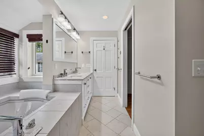 27 W Adelaide Avenue, Nashua, NH 03064 - Photo 27