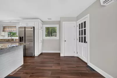 27 W Adelaide Avenue, Nashua, NH 03064 - Photo 9