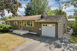 19 Suzanne Dr, Portsmouth, NH 03801 - Photo 1
