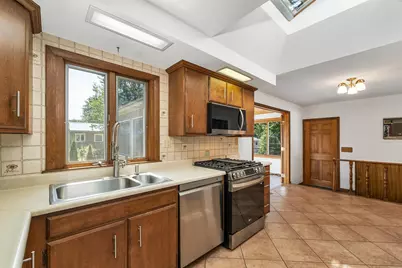 19 Suzanne Drive, Portsmouth, NH 03801 - Photo 9