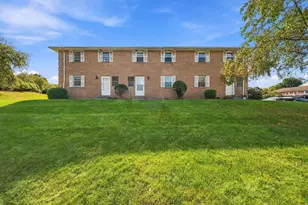 102 Elmwood Dr, Hudson, NH 03051 - Photo 3