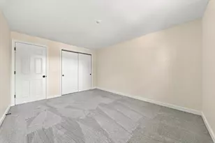 102 Elmwood Dr, Hudson, NH 03051 - Photo 21