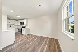 102 Elmwood Dr, Hudson, NH 03051 - Photo 11
