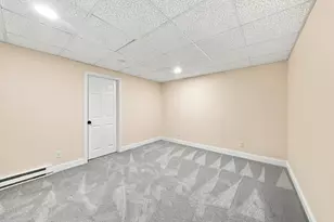 102 Elmwood Dr, Hudson, NH 03051 - Photo 27