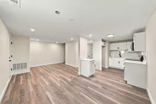 102 Elmwood Dr, Hudson, NH 03051 - Photo 13