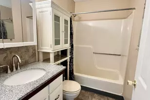 35 Log St, Manchester, NH 03102 - Photo 5