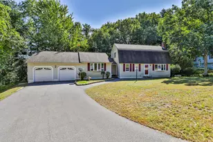 16 Blueberry Ln, Nashua, NH 03062 - Photo 3