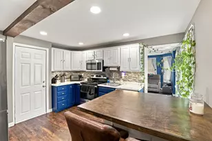 441 Bartlett St, Manchester, NH 03102 - Photo 3