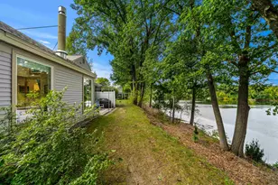 35 Walden Pond Dr, Nashua, NH 03064 - Photo 7