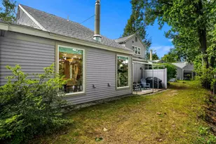 35 Walden Pond Dr, Nashua, NH 03064 - Photo 9