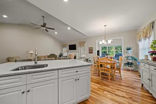 8 Falling Leaf Dr, Londonderry, NH 03053 - Photo 19