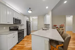 8 Falling Leaf Dr, Londonderry, NH 03053 - Photo 15