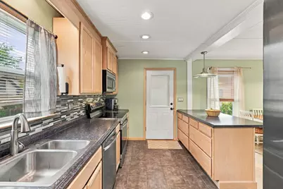 6 Howard Street, Derry, NH 03038 - Photo 7