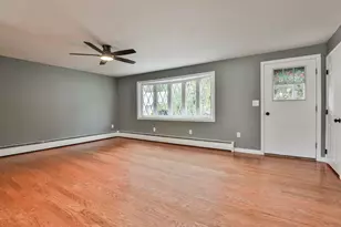 239 Brennan St, Manchester, NH 03109 - Photo 9