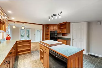 23 Columbus Circle, Newport, NH 03773 - Photo 9