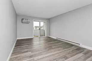 122 Eastern Ave, Manchester, NH 03104 - Photo 11