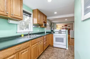 169 Exchange Ave, Manchester, NH 03104 - Photo 11