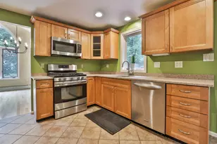 34 Joanne Dr, Hooksett, NH 03106 - Photo 13