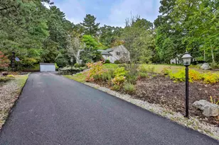 34 Joanne Dr, Hooksett, NH 03106 - Photo 3