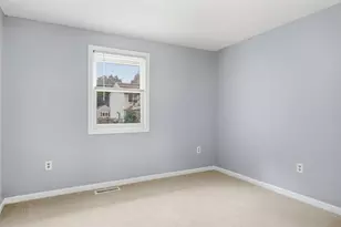 902 Elmwood Dr, Hudson, NH 03051 - Photo 17