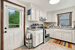 77 Coburn St, Manchester, NH 03102 - Photo 13