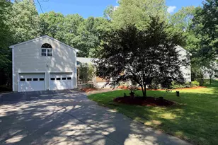 18 Windsor Dr, Amherst, NH 03031 - Photo 3