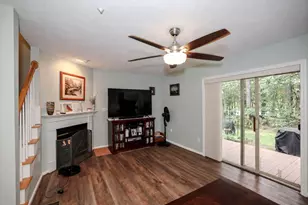 27 Suffolk Ct, Bedford, NH 03110 - Photo 11