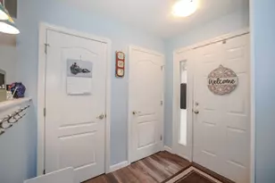 27 Suffolk Ct, Bedford, NH 03110 - Photo 5