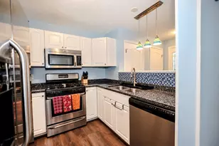 27 Suffolk Ct, Bedford, NH 03110 - Photo 7