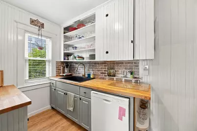 422 Hevey Street, Manchester, NH 03102 - Photo 9
