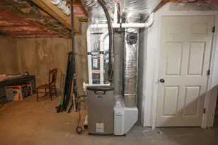 37 Longwood Ave, Manchester, NH 03109 - Photo 25