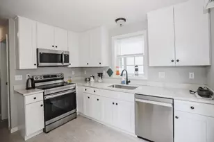 37 Longwood Ave, Manchester, NH 03109 - Photo 7