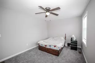 37 Longwood Ave, Manchester, NH 03109 - Photo 17